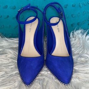 Gianni Bini Blue Suede With Silver Studs Closed Toe Pump Size 7